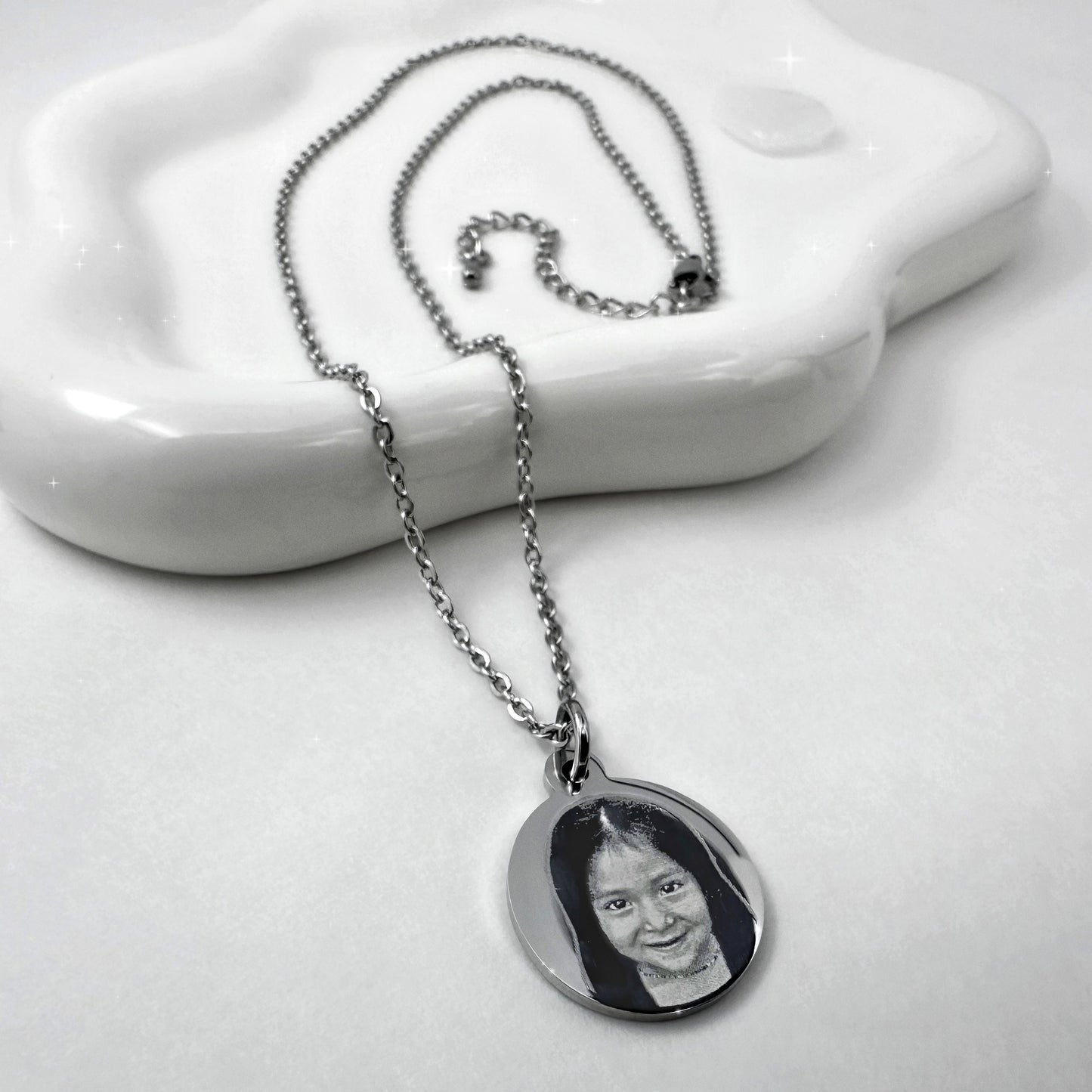 PERSONALIZED ROUND NECKLACE