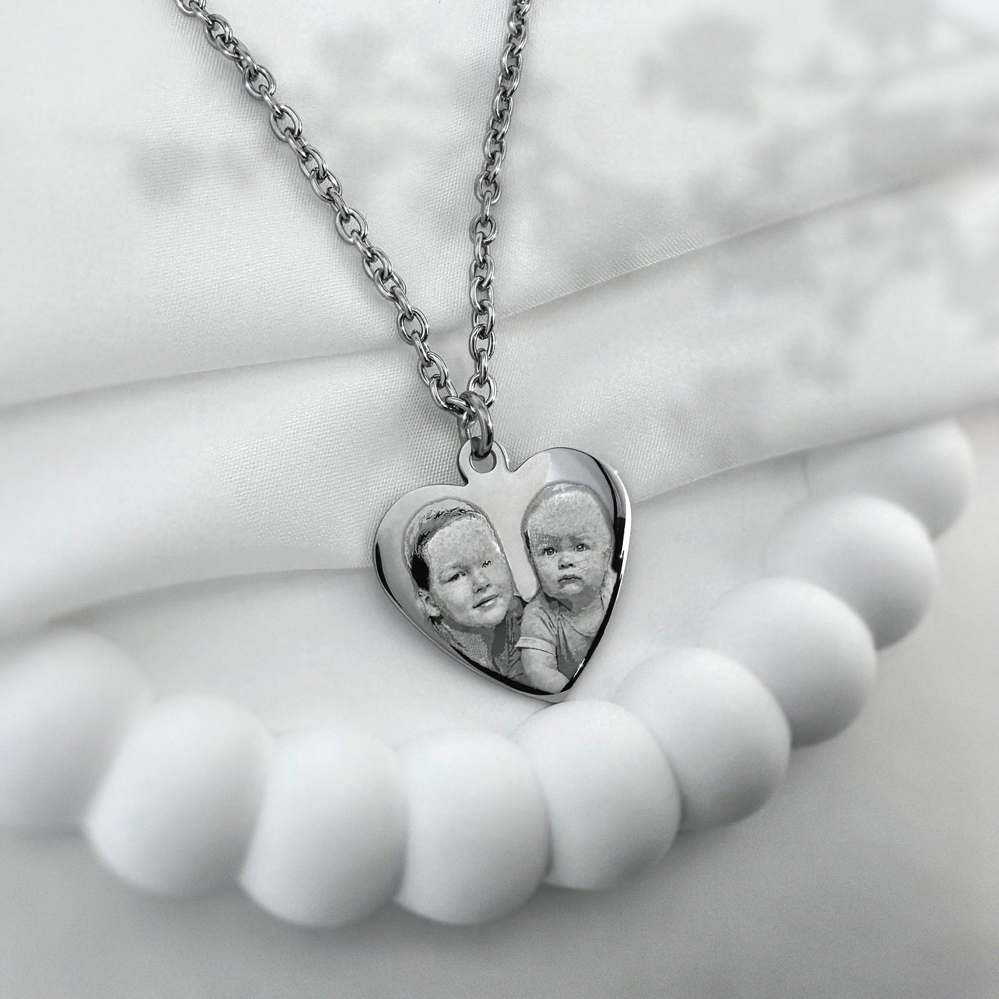 MAMA PHOTO HEART NECKLACE