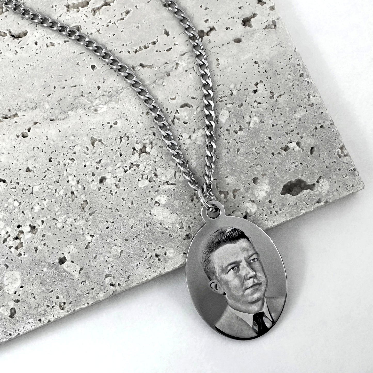 ENGRAVED PICTURE THUMBPRINT MEN CHAIN NECKLACE