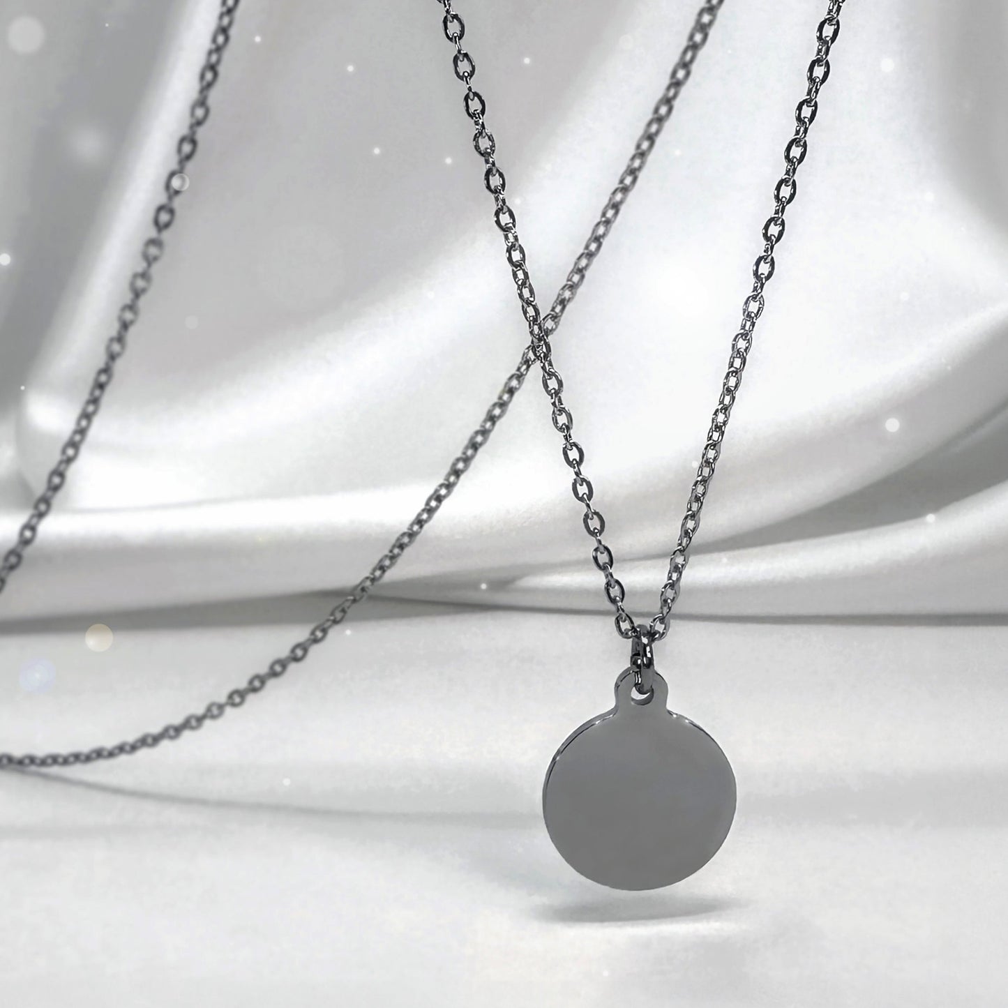 MINIMALIST ROUND NECKLACE