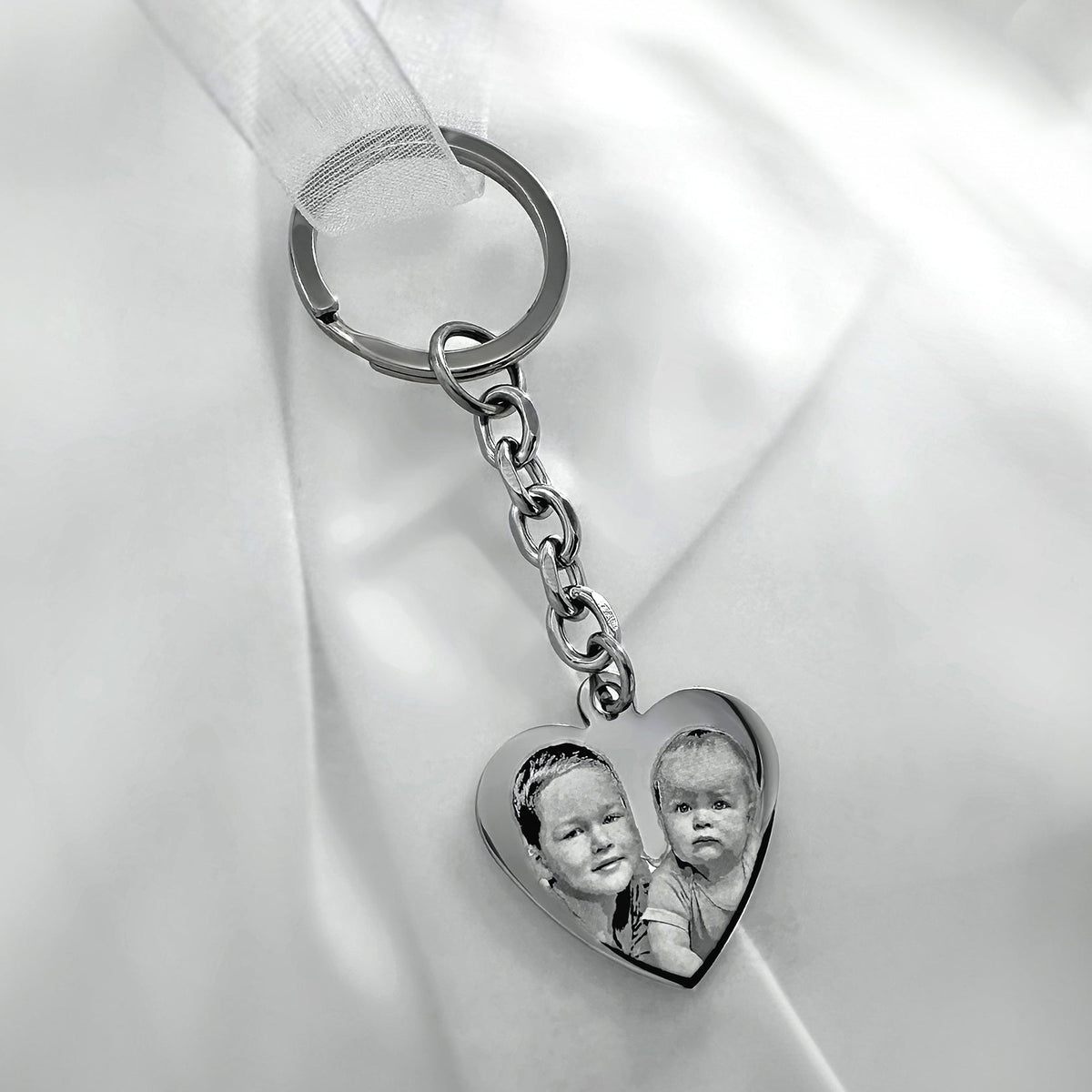 Personalized Mama heart keychain with custom children photo engraving and Mama message on the back
